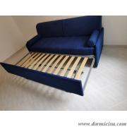 divano letto moderno con secondo letto aperto