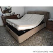 panoramica del letto con rete alza testa piedi a movimento manuale.