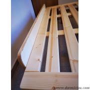 dettaglio ferma materasso in legno
dimensioni:larghezza 135 cm altezza 14 cm(matrimoniale).